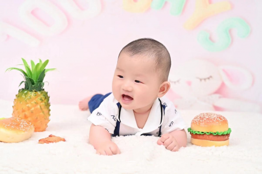 江西宝宝在妈妈肚子里